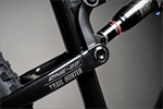 ONE-TWENTY TRAIL HUNTER EDITION-CZ Glossy Black(Silver) + triko TH zdarma