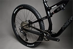 ONE-TWENTY TRAIL HUNTER EDITION-CZ Glossy Black(Silver) + triko TH zdarma