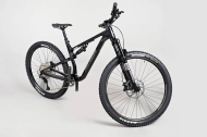 ONE-TWENTY TRAIL HUNTER EDITION-CZ Glossy Black(Silver) + triko TH zdarma