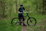 ONE-TWENTY TRAIL HUNTER EDITION-CZ Glossy Black(Silver) + triko TH zdarma