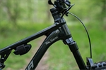 ONE-TWENTY TRAIL HUNTER EDITION-CZ Glossy Black(Silver) + triko TH zdarma