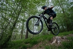 ONE-TWENTY TRAIL HUNTER EDITION-CZ Glossy Black(Silver) + triko TH zdarma